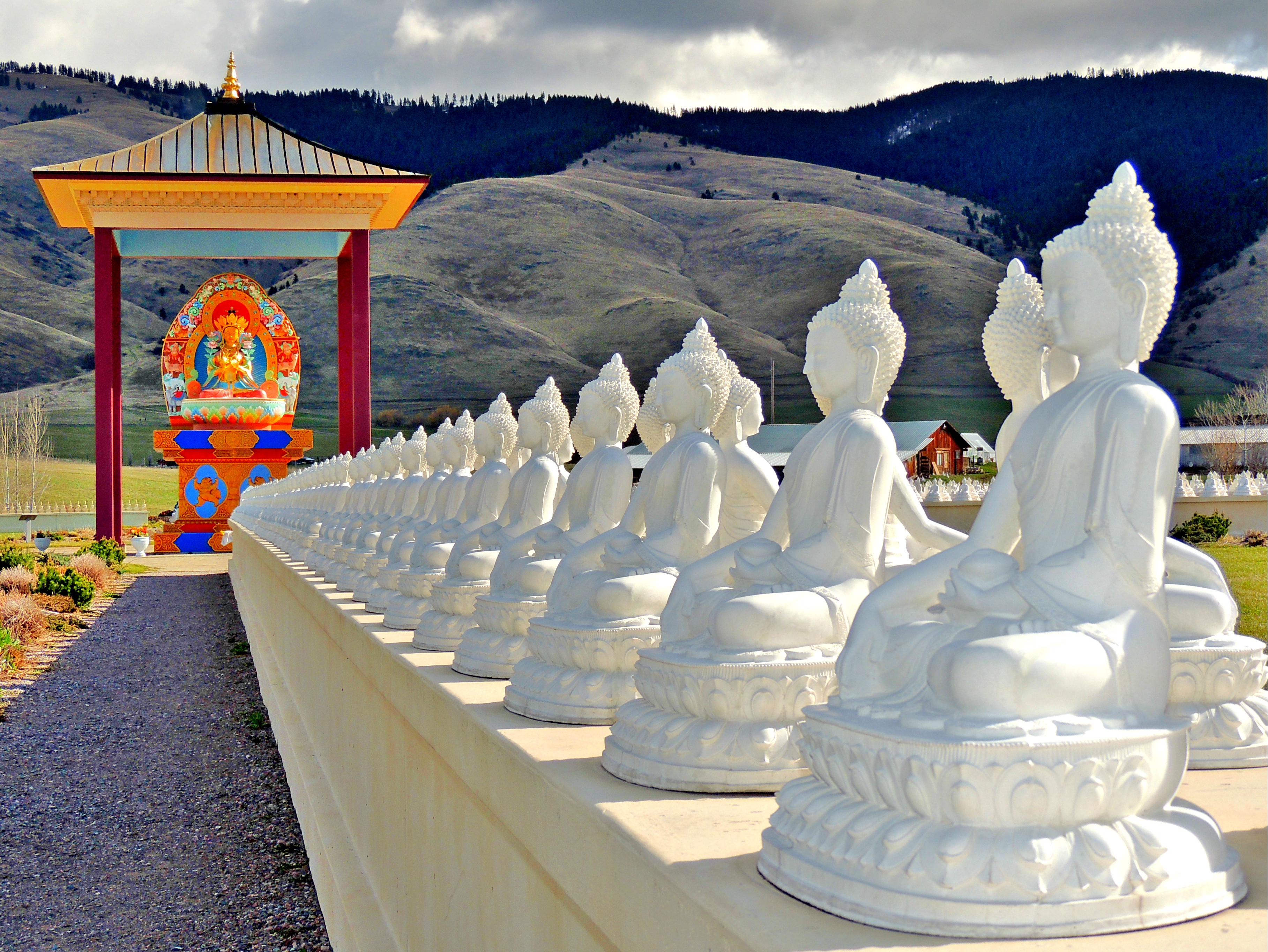 The Garden Of One Thousand Buddhas Inland 360